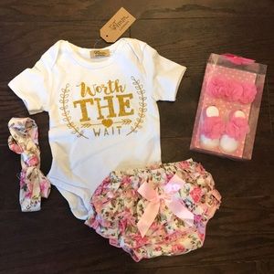NEWBORN TAKE HOME OUTFIT